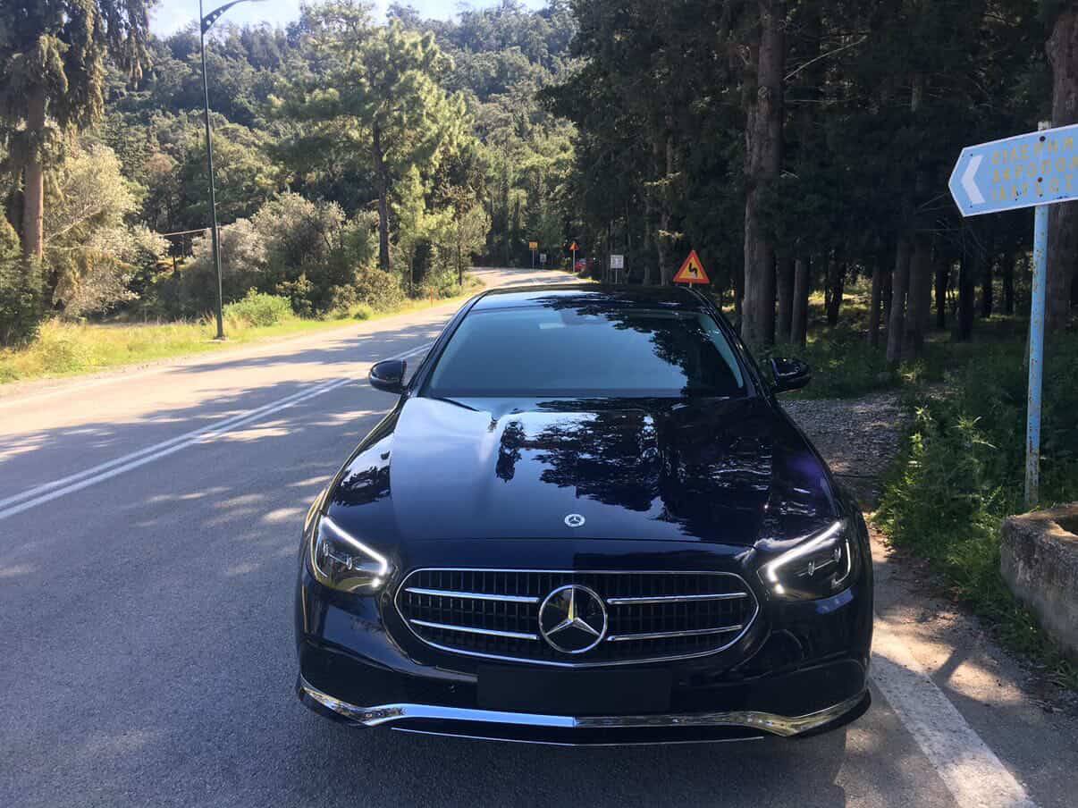 Mercedes sedan detail